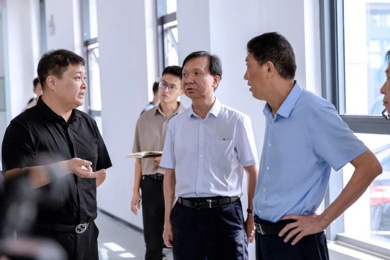 卓一簡(jiǎn)訊丨熱烈歡迎“新鄉(xiāng)市政協(xié)”、“衛(wèi)輝政協(xié)”考察團(tuán)一行蒞臨卓一牧業(yè)考察調(diào)研！